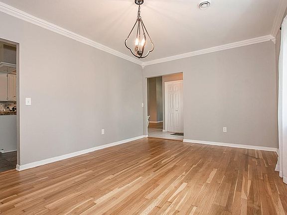 5th image of 322 Hamilton Cir