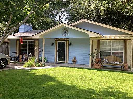 1st image of 225 Woodland Cir