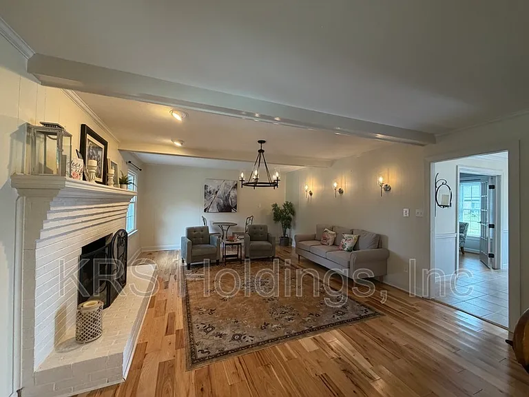 1520 Woodside Ct N — Photo 7