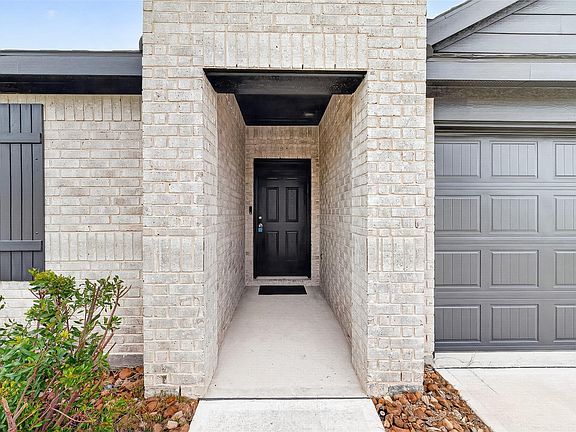 3rd image of 27210 Hurley Sea Dr