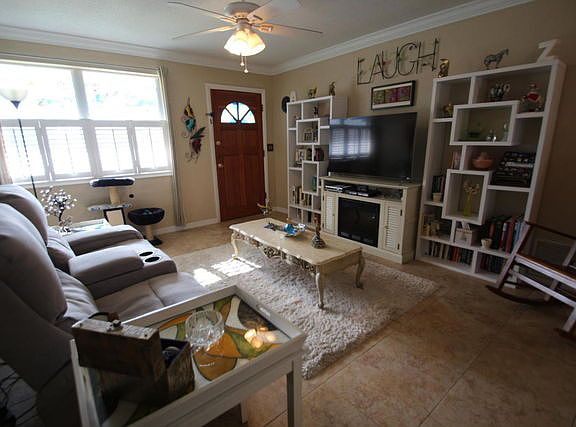 4th image of 131 Dottie Ave