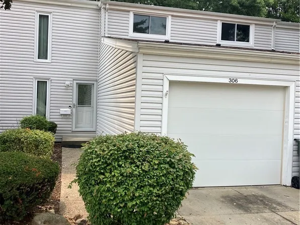 306 Deepwood Dr, Wadsworth, OH 44281