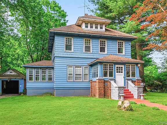 3rd image of 13 Cottage St