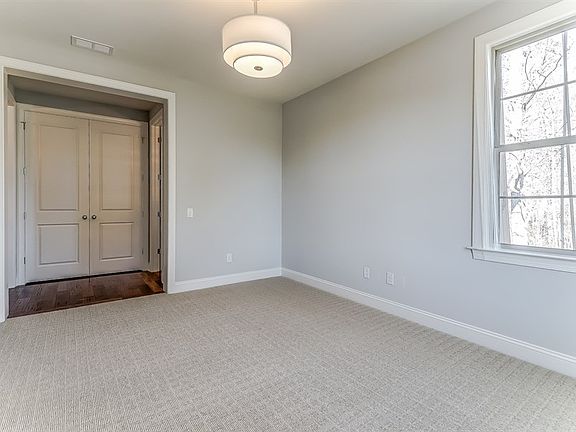 5th image of 2812 McPherson St