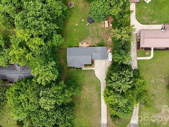 2nd image of 255 Tanager Dr