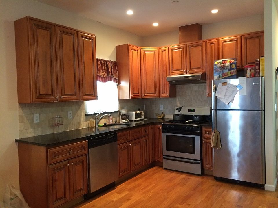 2nd image of 15 Bay 31 St #3A