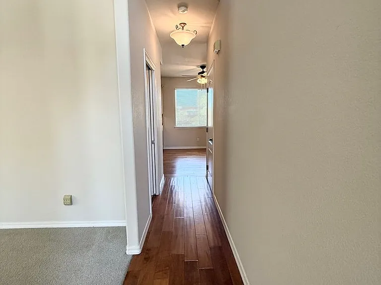 1090 Megan Ct — Photo 12