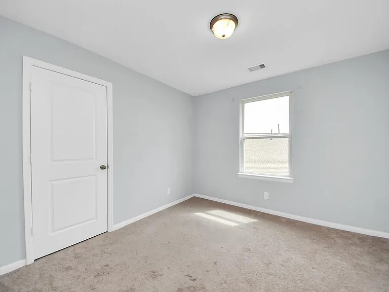 208 Salange Ln — Photo 40