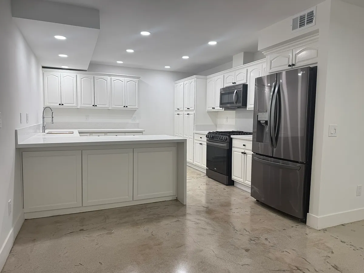 Building Photo - 14887 Ash Dr