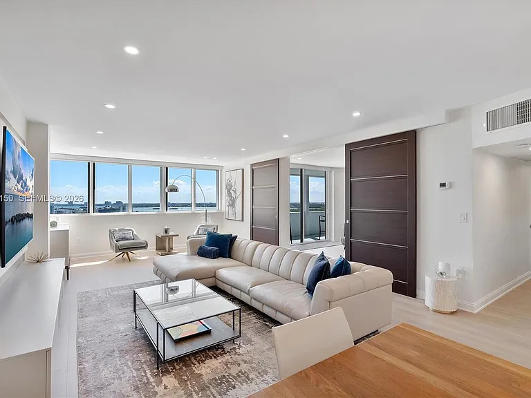 10275 Collins Ave #1530 — Photo 11