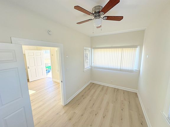 3rd image of 1528 1/4 N Alexandria Ave #0