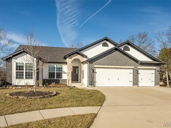 717 Ramblewood Cir, Wentzville, MO 63385