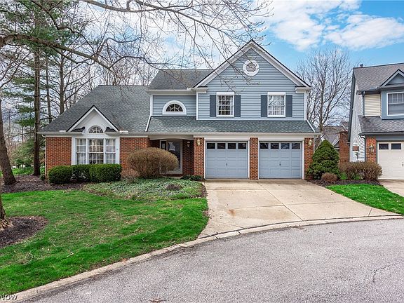 2nd image of 8 S Hampton Ct