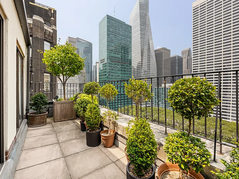 32 W 40th St #PHD — Photo 11
