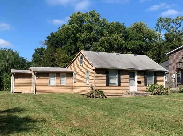 8940 Oak St, Kansas City, MO 64114