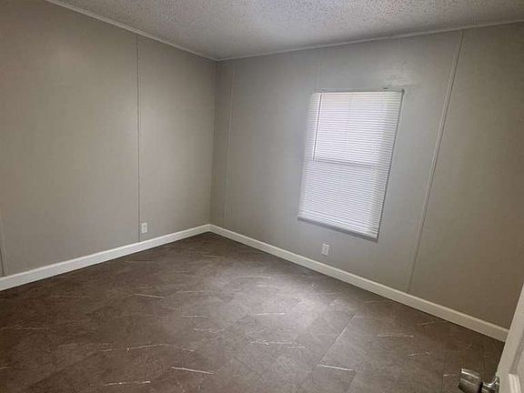 4th image of 25 Tignor Park Ln #25