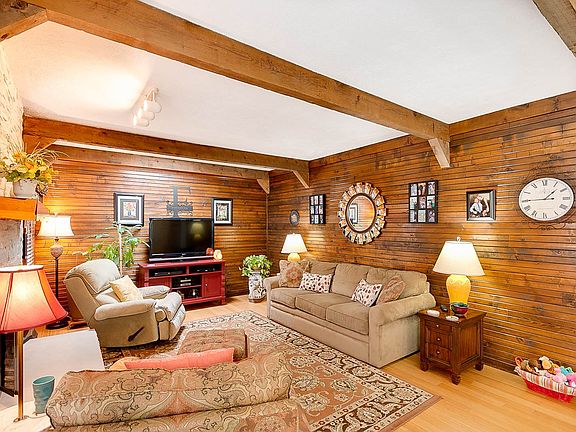 4th image of 52836 Farmingdale Dr