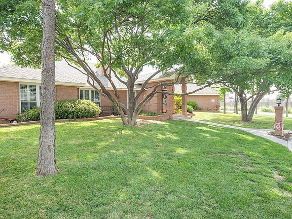 4th image of 3711 Oakmont Dr