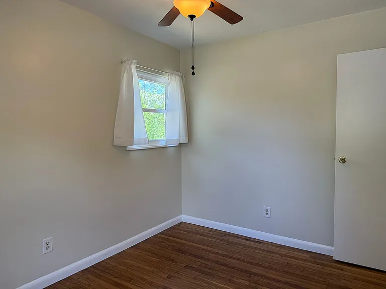725 Ridge Rd — Photo 13
