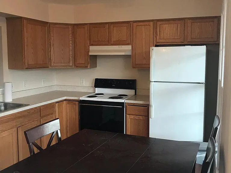 1169 Commercial Ct — Photo 2
