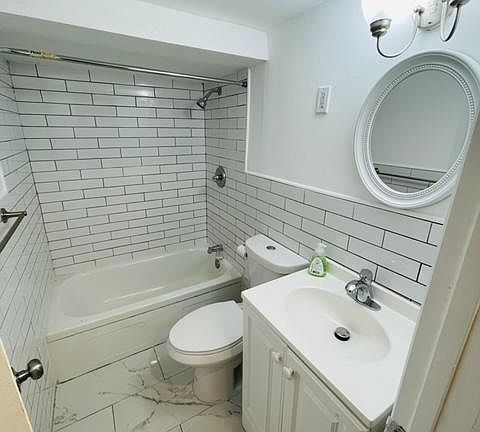 3rd image of 341 Boundary Ave