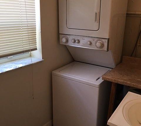 2nd image of 640 NE 9th Ave