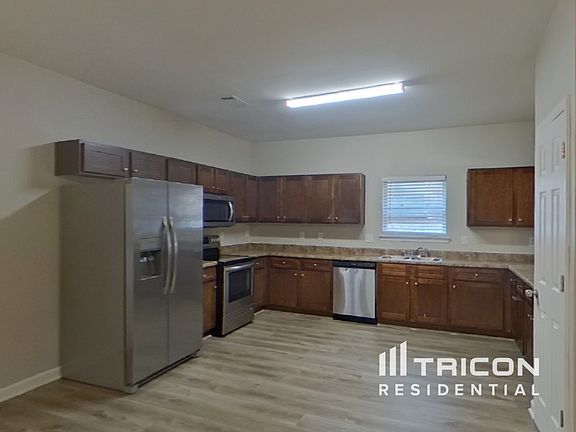 5th image of 528 Tulip Ln
