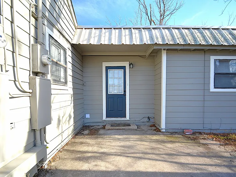 1707A E Main St — Photo 3