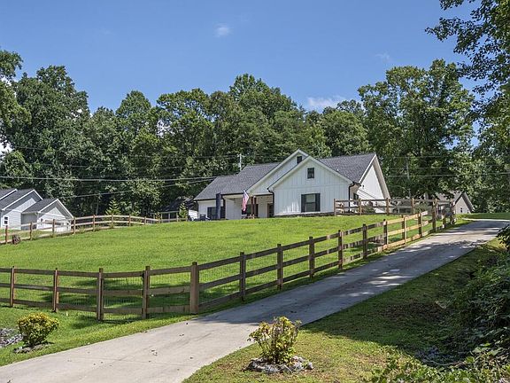 4th image of 346 Woodland Ln