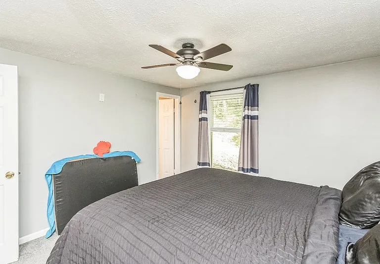 15337 Edgehill Dr — Photo 16