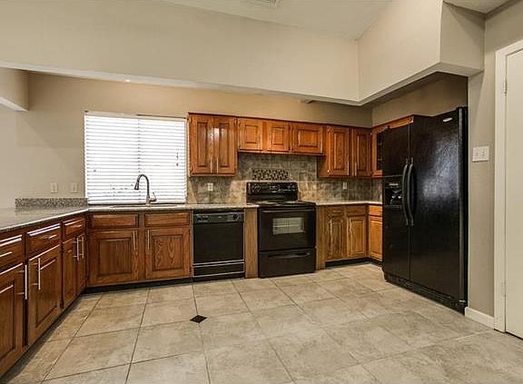 5th image of 1429 Sherrye Dr