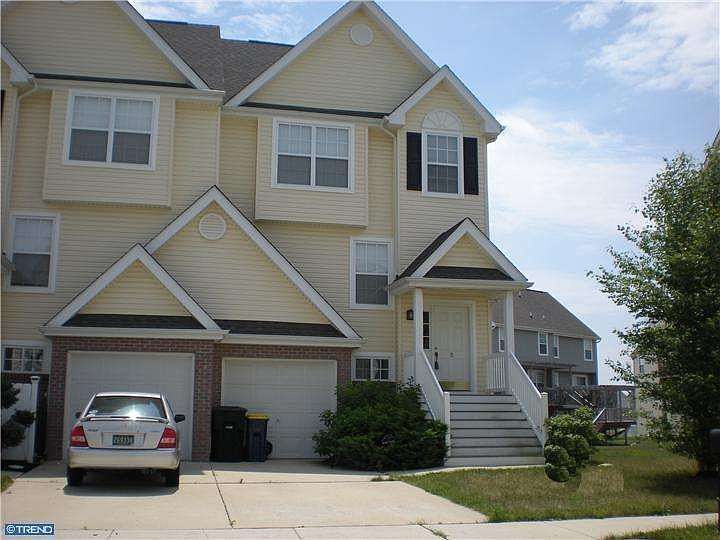 2nd image of 8 Quillen St