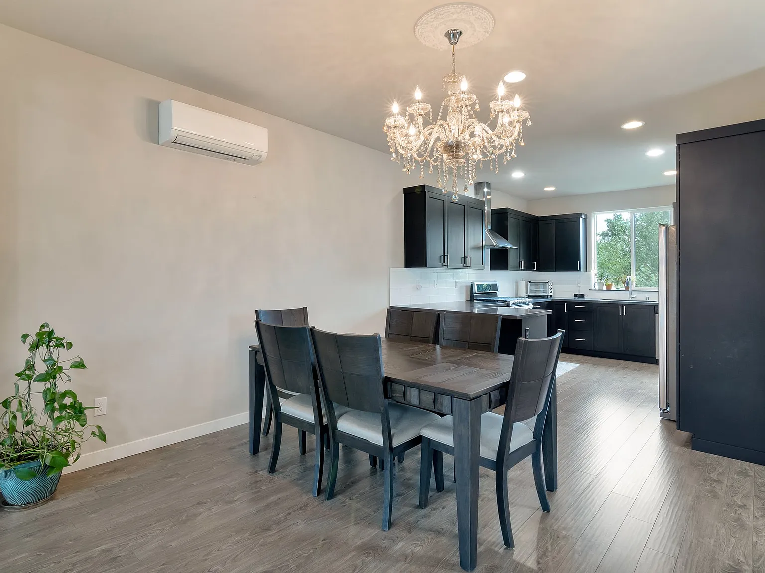 3 bed, 2.5 bath, 1548 sqft, $3,200 — Photo 4