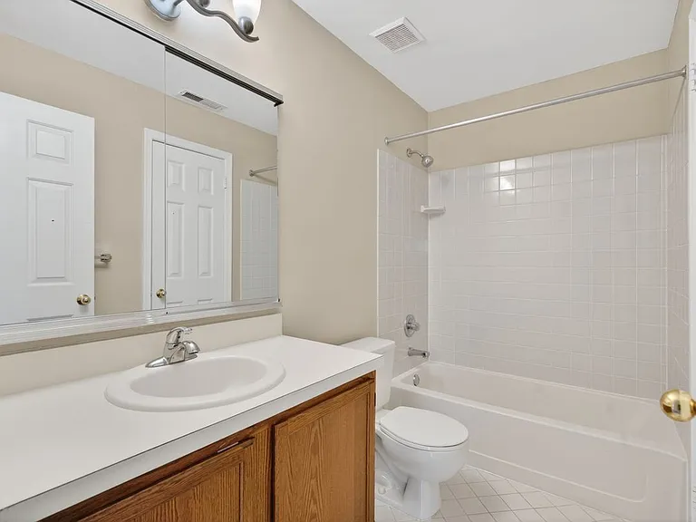 4202 Waltham Ct — Photo 4