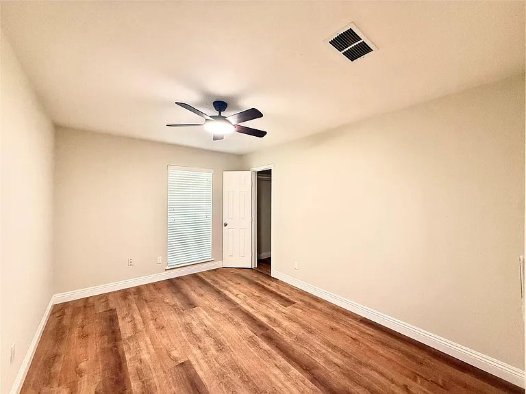 8911 Hendon Ln — Photo 14