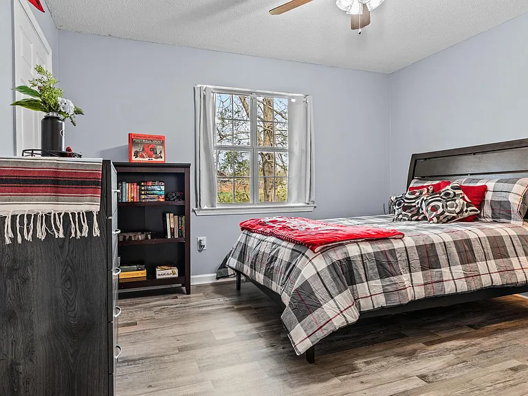 100 Woodstone Dr #18 — Photo 14