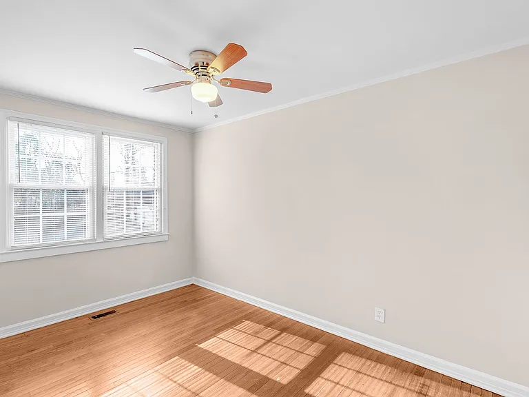 1318 Richmond Pl — Photo 14