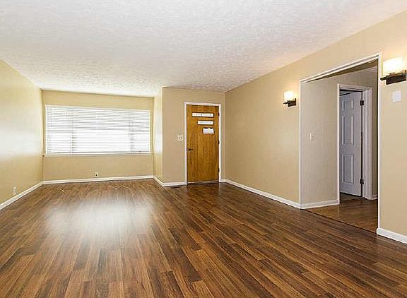 5th image of 402 E 13th St
