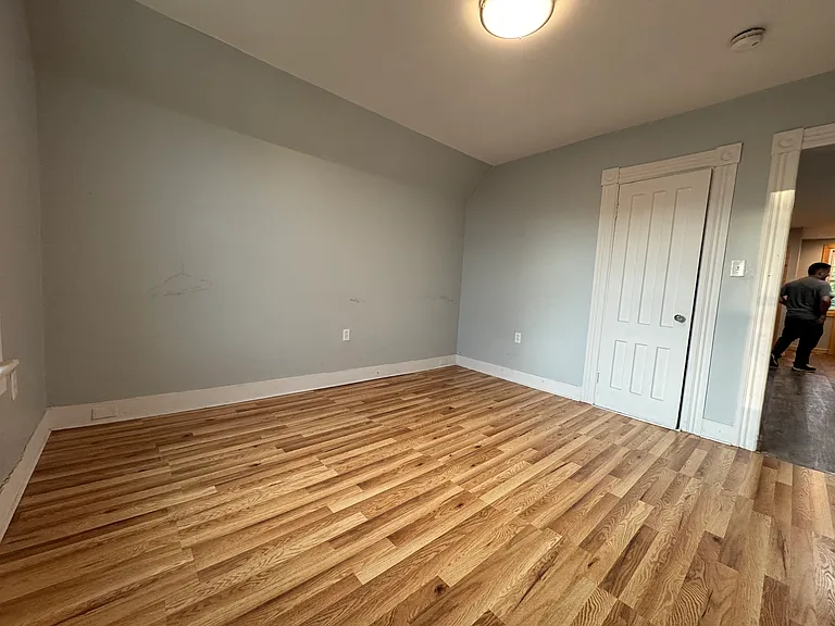 253 Fairview St #3 — Photo 8