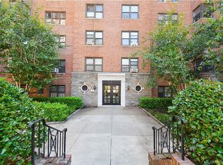2 Fisher Drive #310, Mount Vernon, NY 10552