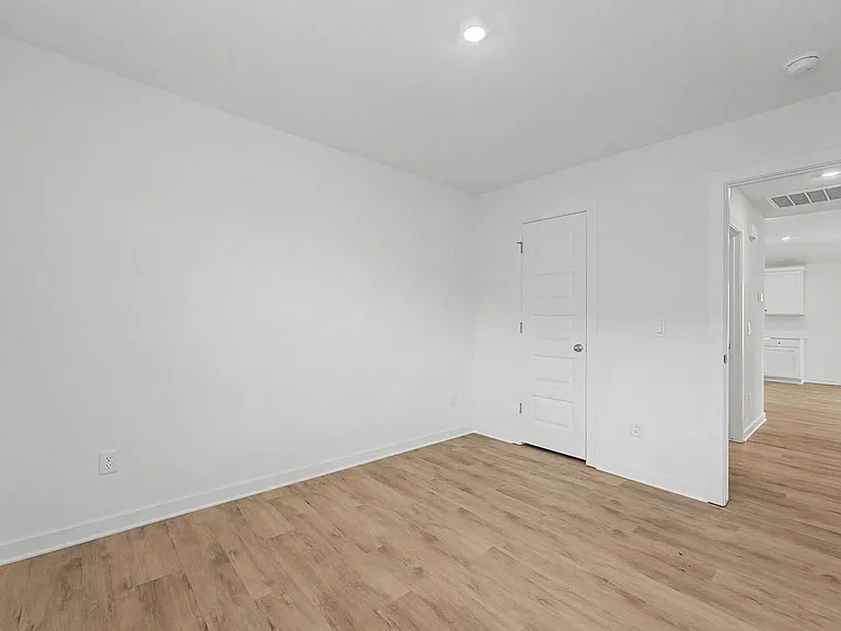 529 Nevada St — Photo 9