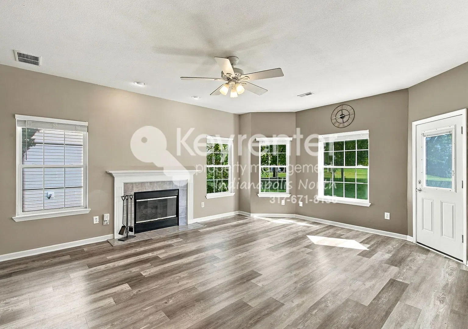 Beautiful Fox Prairie Golf Course Home with Bonus Room & 3 Baths — Photo 3