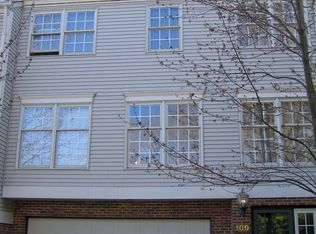 109 Cliffside Commons Dr #109, Rocky River, OH 44116