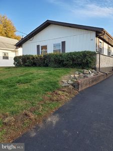 26 Apple Ave, Bellmawr, NJ, 08031
