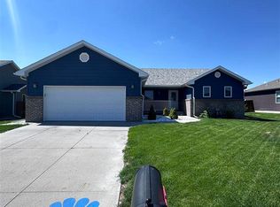 2475 Prairie St, Gering, NE 69341