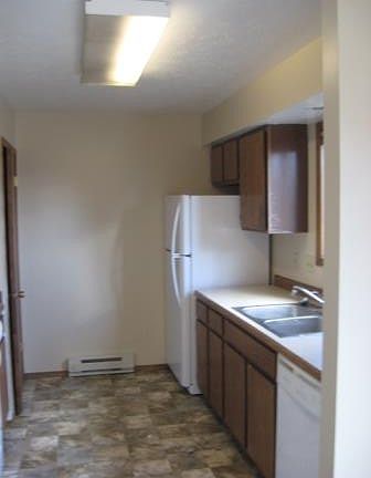 3rd image of 1904 S Black Ave #F810f8276