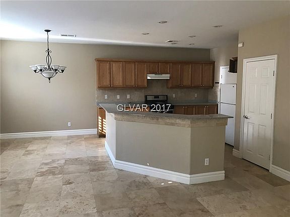 4th image of 9739 Waukegan Ave