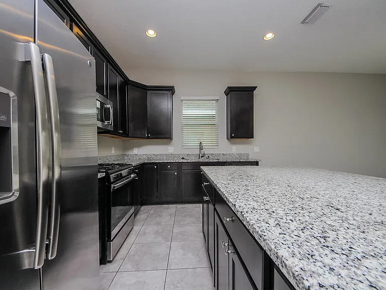 978 Maypole Dr — Photo 7