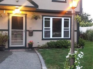 18 Smith Ave, Newport, RI 02840