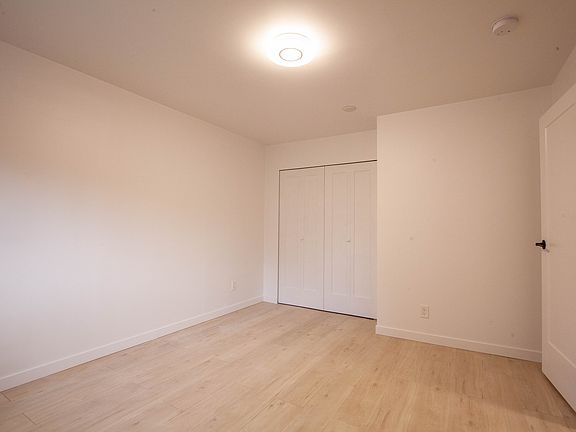 5th image of 3340 Garibaldi Dr
